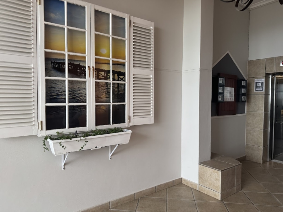 To Let 1 Bedroom Property for Rent in Strand Central Western Cape